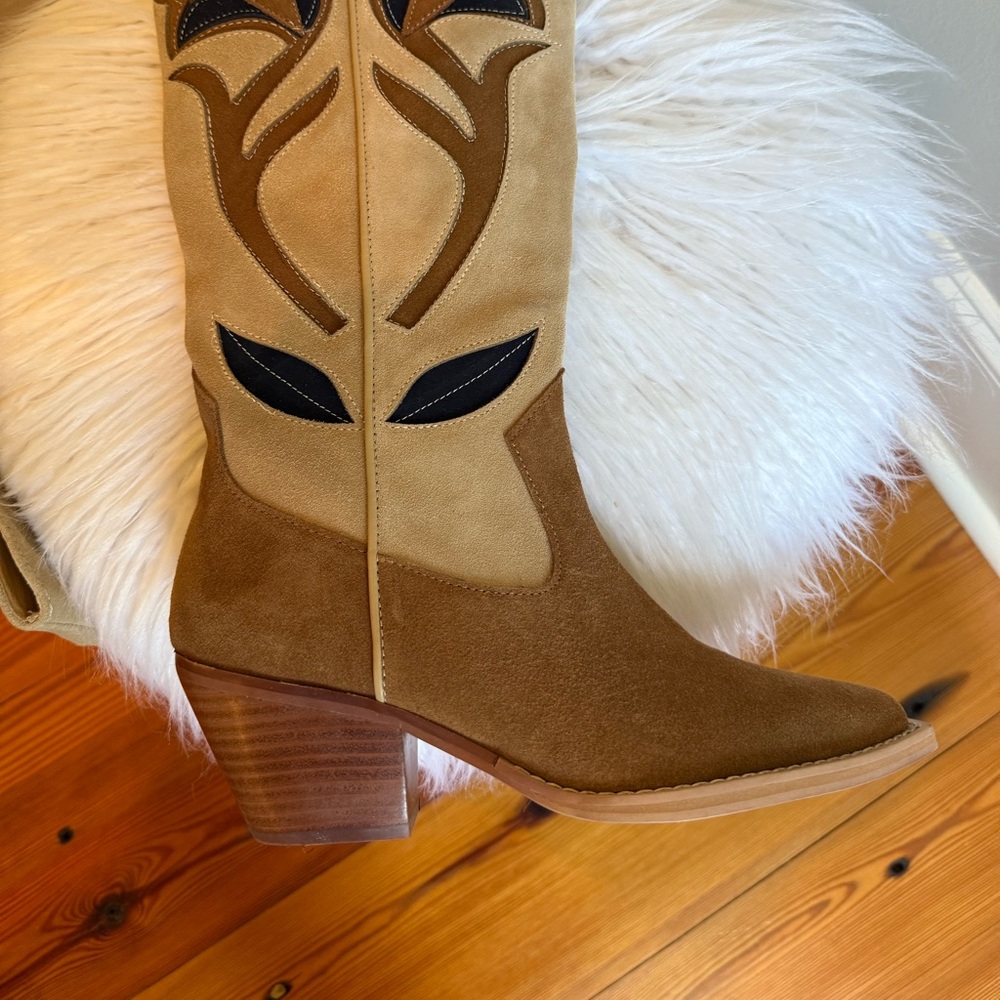Tan and Black Western Boots, never worn .